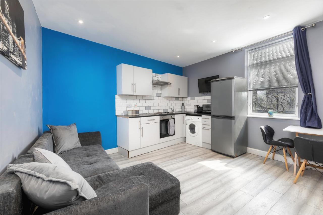 Stockton Town Centre Studio Apartments Free Parking And Wi-Fi Экстерьер фото