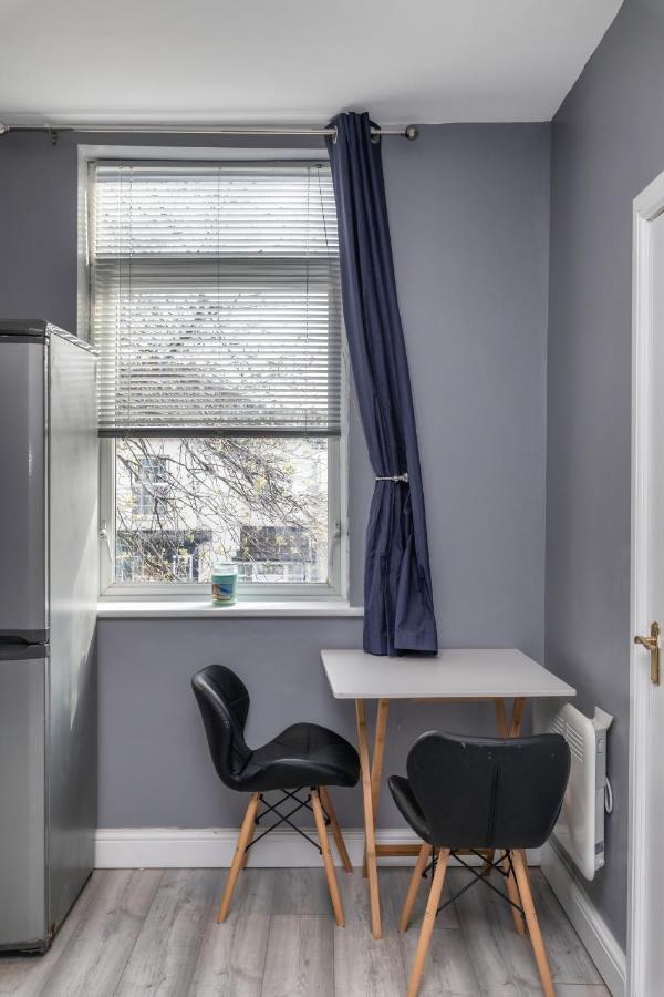 Stockton Town Centre Studio Apartments Free Parking And Wi-Fi Экстерьер фото