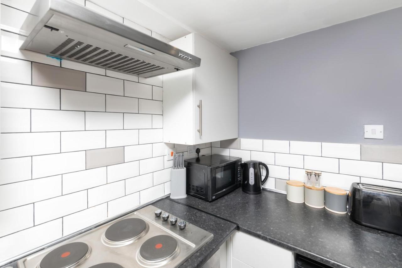 Stockton Town Centre Studio Apartments Free Parking And Wi-Fi Экстерьер фото