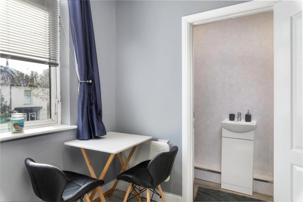 Stockton Town Centre Studio Apartments Free Parking And Wi-Fi Экстерьер фото