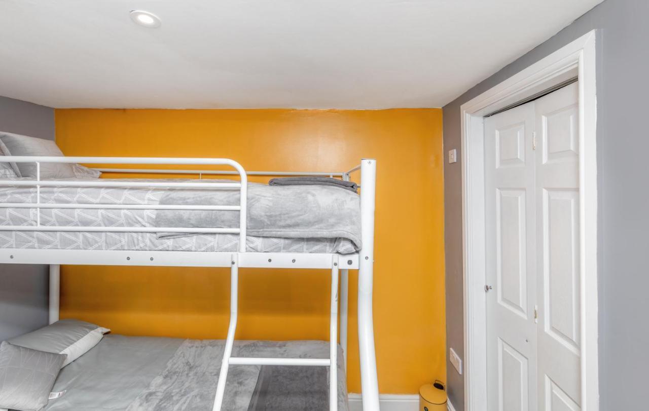 Stockton Town Centre Studio Apartments Free Parking And Wi-Fi Экстерьер фото