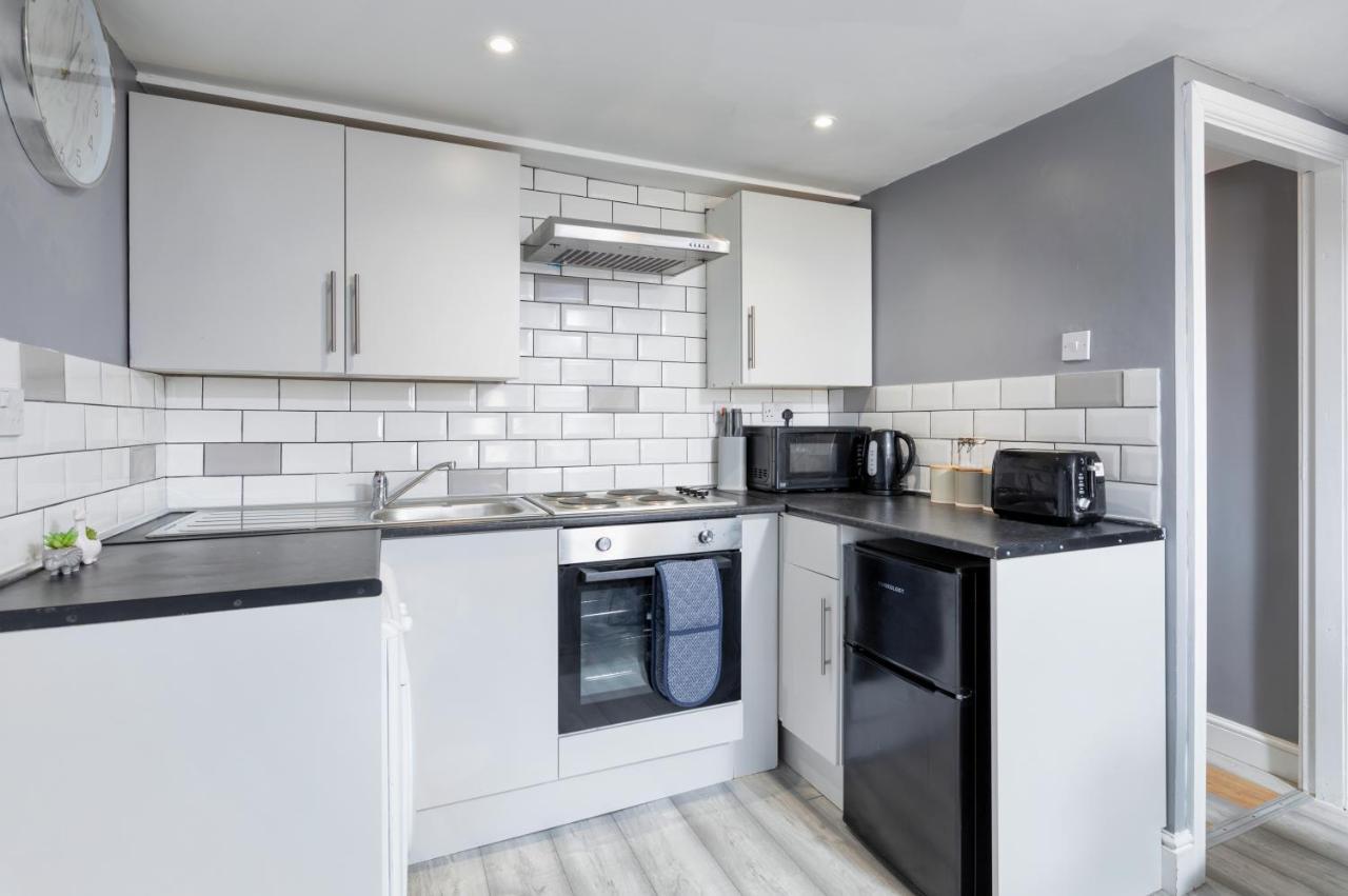 Stockton Town Centre Studio Apartments Free Parking And Wi-Fi Экстерьер фото