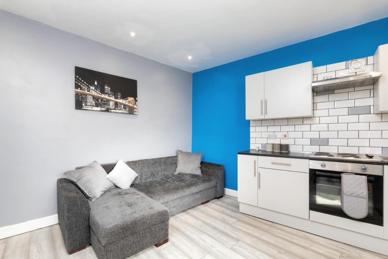 Stockton Town Centre Studio Apartments Free Parking And Wi-Fi Экстерьер фото