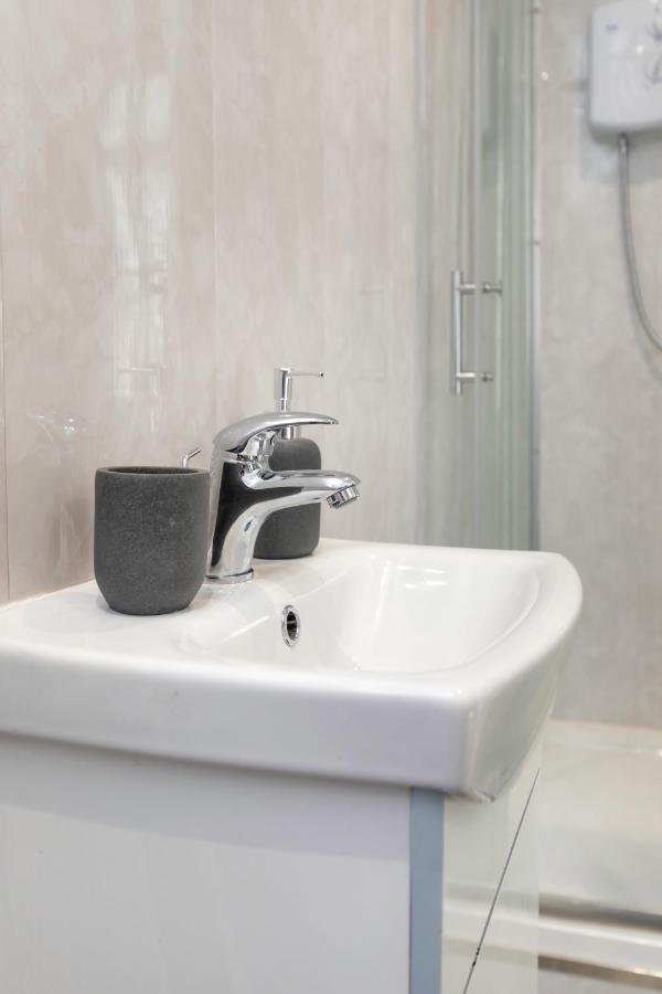 Stockton Town Centre Studio Apartments Free Parking And Wi-Fi Экстерьер фото
