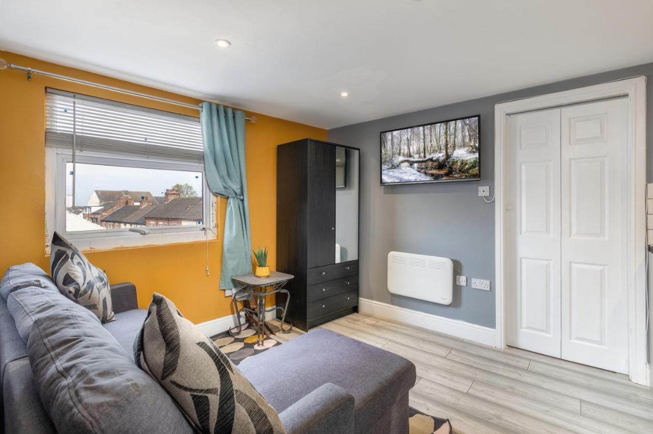 Stockton Town Centre Studio Apartments Free Parking And Wi-Fi Экстерьер фото