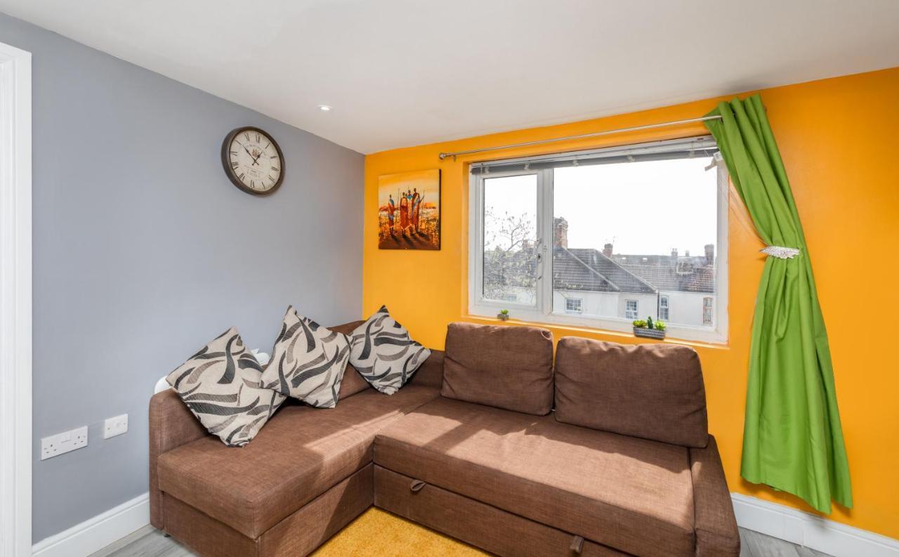 Stockton Town Centre Studio Apartments Free Parking And Wi-Fi Экстерьер фото