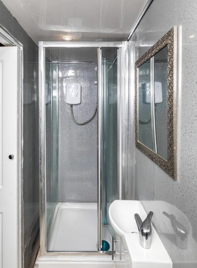 Stockton Town Centre Studio Apartments Free Parking And Wi-Fi Экстерьер фото
